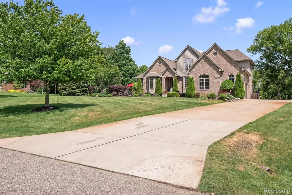 68960 Silver Fox Lane Washington Township, MI 48095