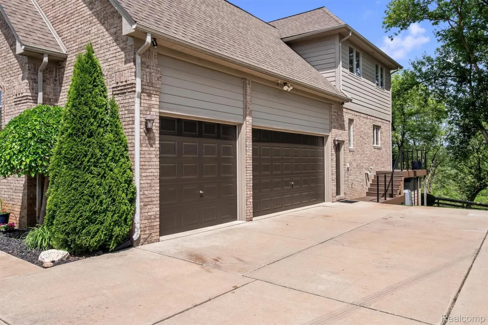 68960 Silver Fox Lane Washington Township, MI 48095