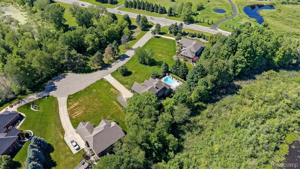 68960 Silver Fox Lane Washington Township, MI 48095