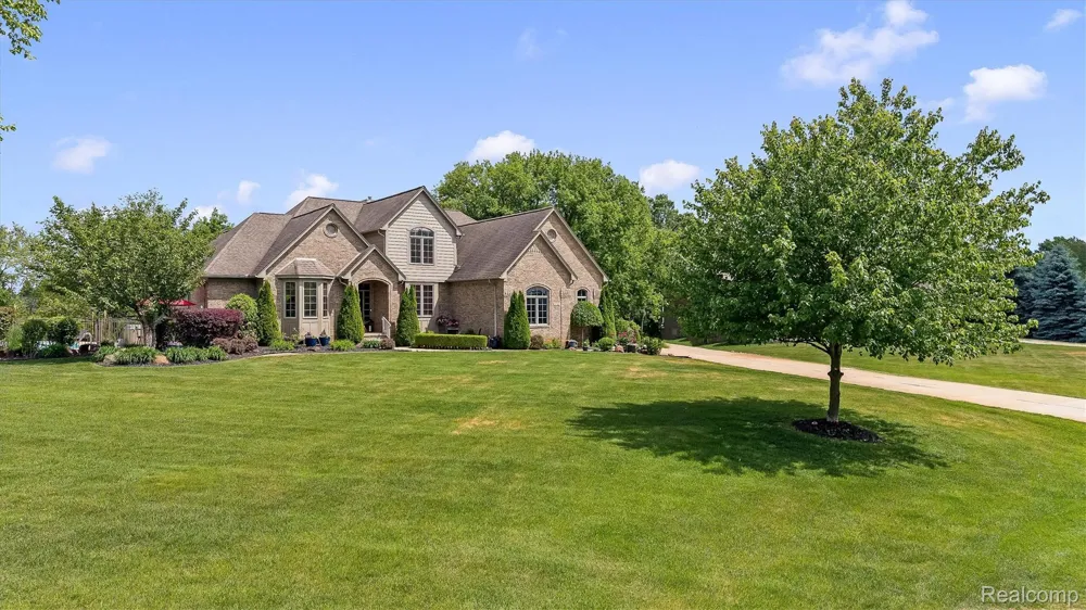 68960 Silver Fox Lane Washington Township, MI 48095