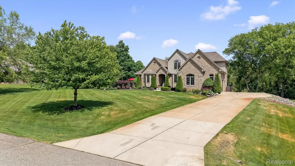 68960 Silver Fox Lane Washington Township, MI 48095