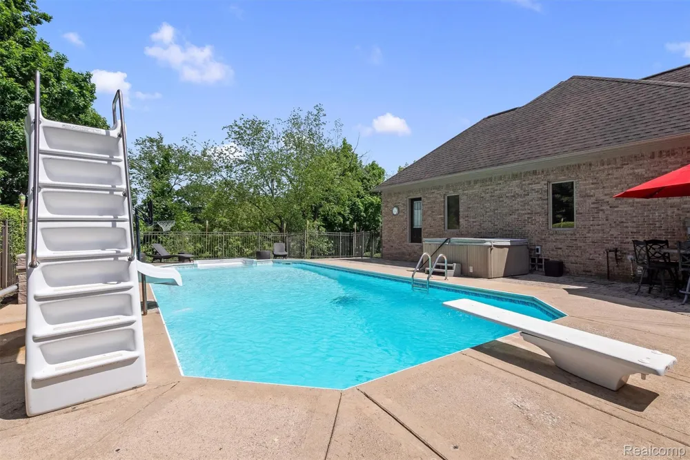 68960 Silver Fox Lane Washington Township, MI 48095
