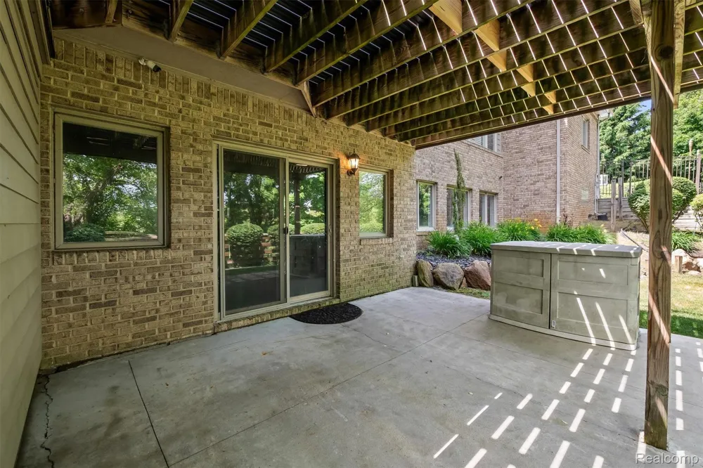 68960 Silver Fox Lane Washington Township, MI 48095