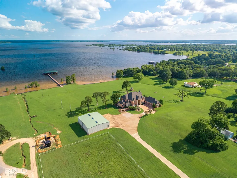 10099 Ferry Lake Road Oil City, LA 71061