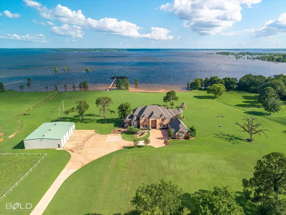 10099 Ferry Lake Road Oil City, LA 71061