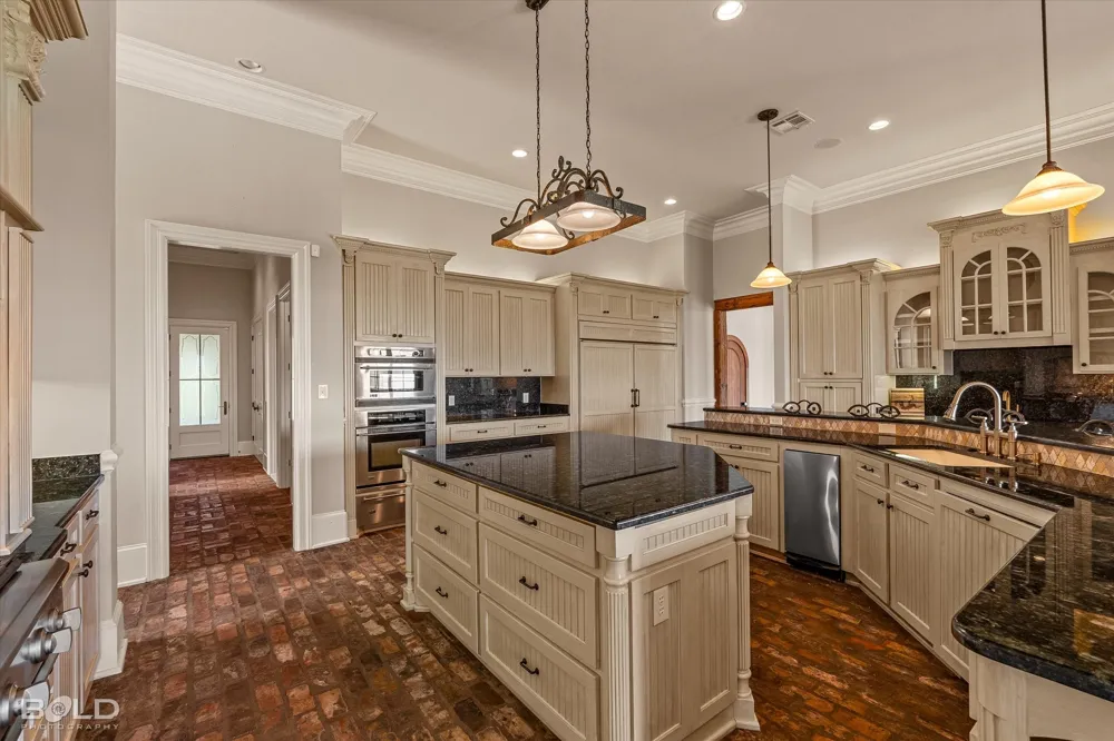 10099 Ferry Lake Road Oil City, LA 71061