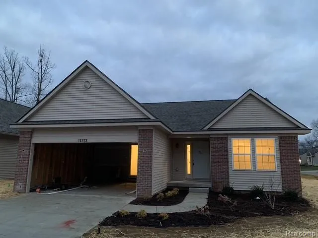 11449 Hidden Oaks Drive Vienna Charter Township, MI 48420