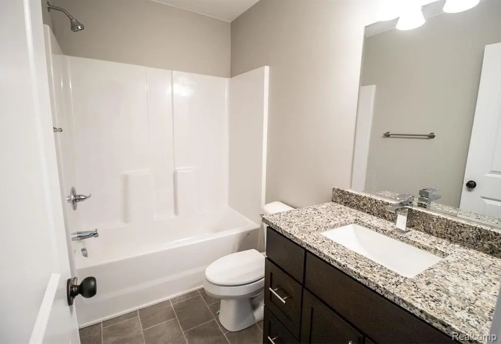 11449 Hidden Oaks Drive Vienna Charter Township, MI 48420
