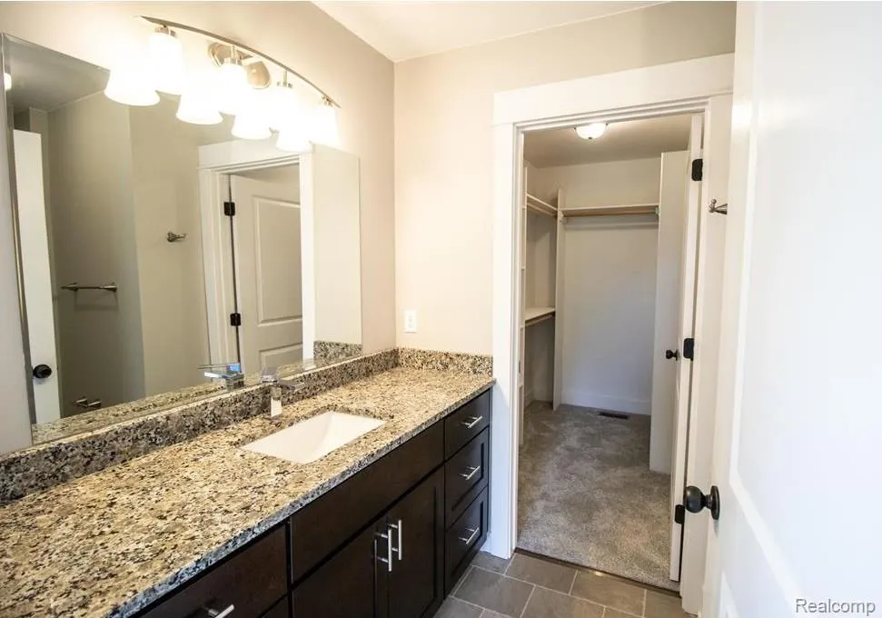 11449 Hidden Oaks Drive Vienna Charter Township, MI 48420