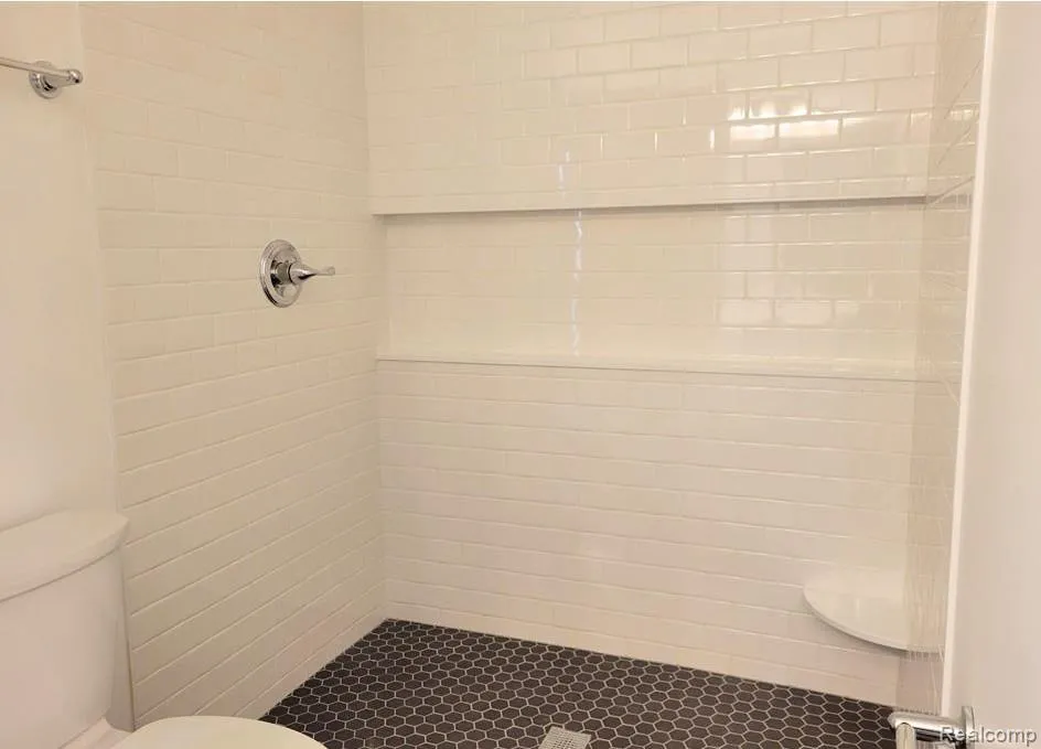 11449 Hidden Oaks Drive Vienna Charter Township, MI 48420