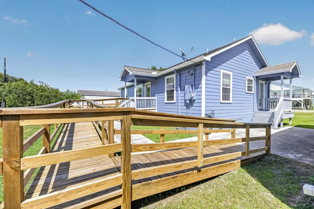 570 Stovall Drive Palacios, TX 77465