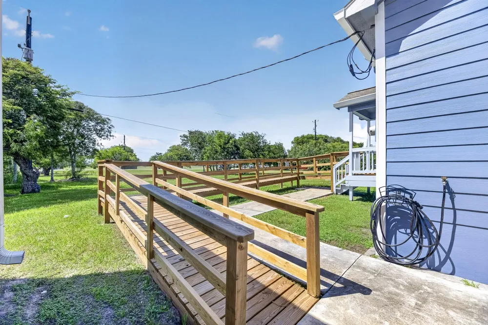 570 Stovall Drive Palacios, TX 77465