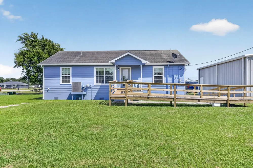 570 Stovall Drive Palacios, TX 77465
