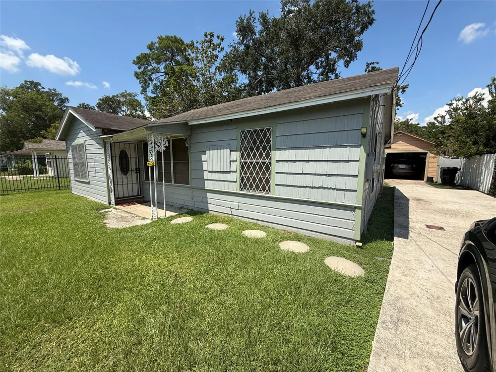 8429 Flintridge North Houston, TX 77028