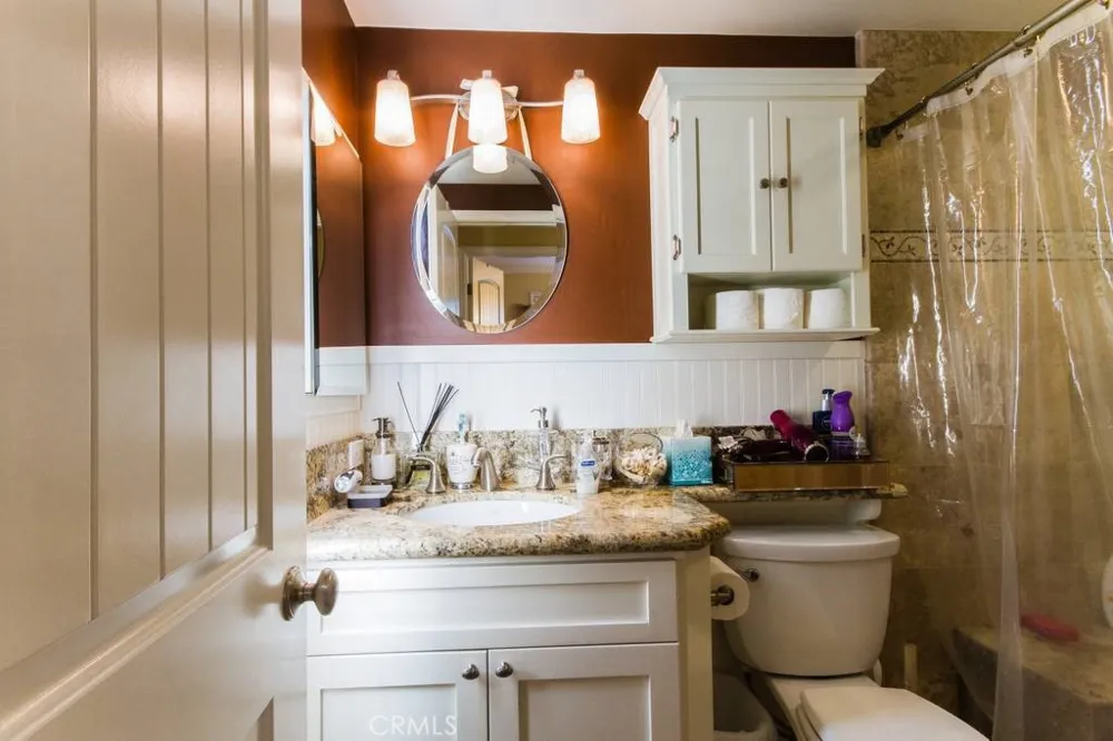 990 Trabuco Costa Mesa, CA 92627