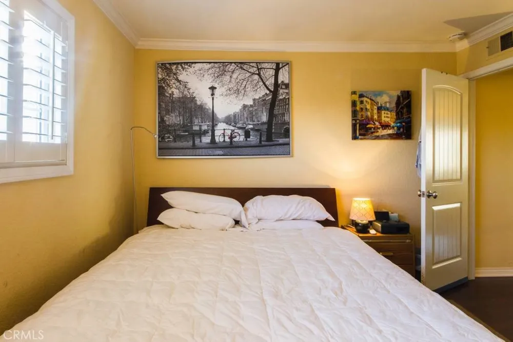990 Trabuco Costa Mesa, CA 92627