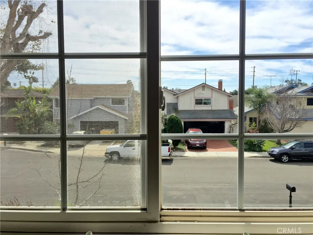 990 Trabuco Costa Mesa, CA 92627