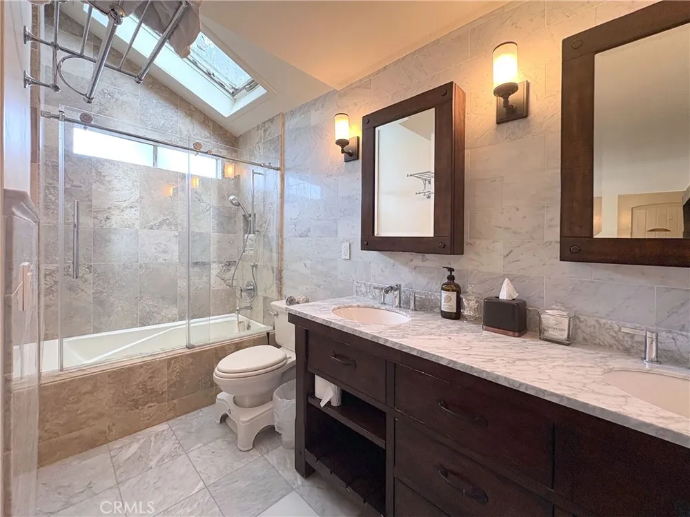 990 Trabuco Costa Mesa, CA 92627
