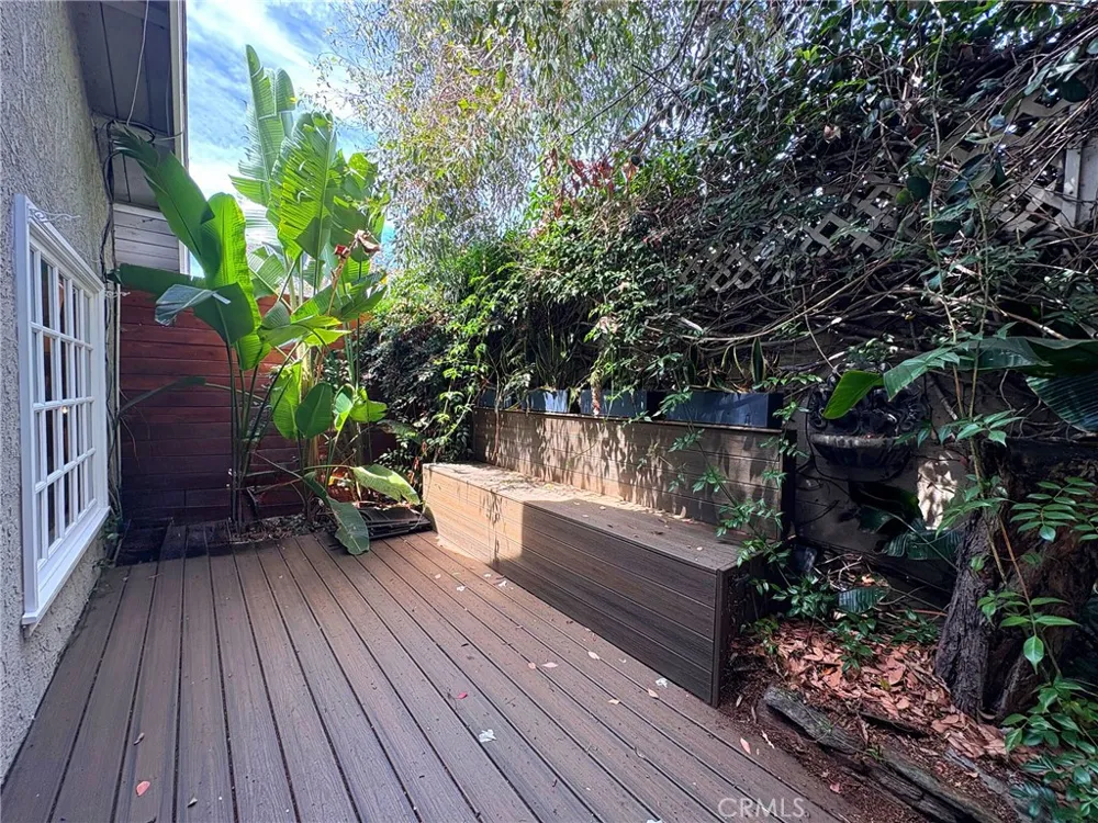 990 Trabuco Costa Mesa, CA 92627