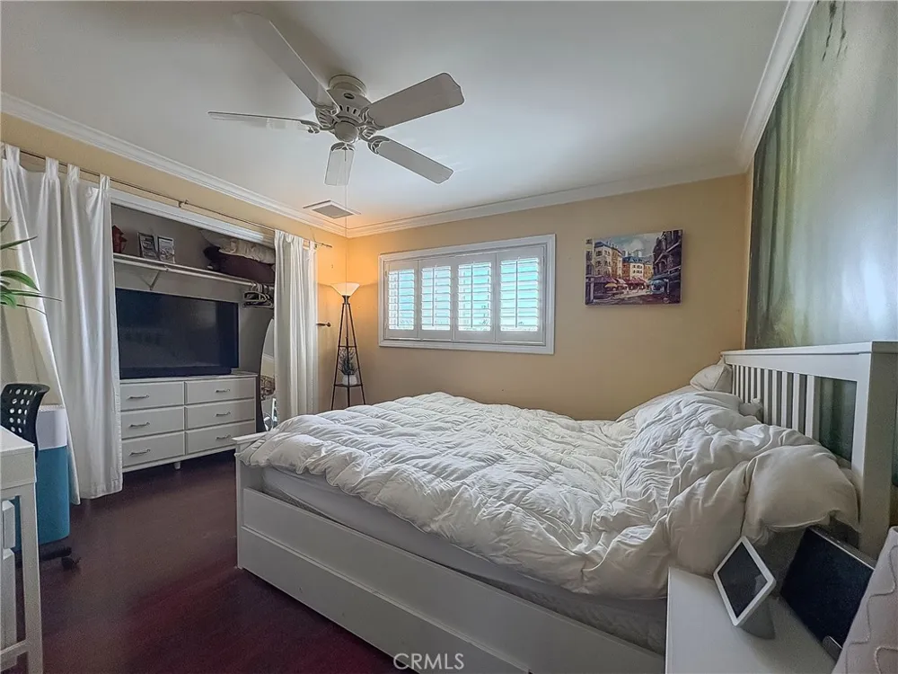 990 Trabuco Costa Mesa, CA 92627