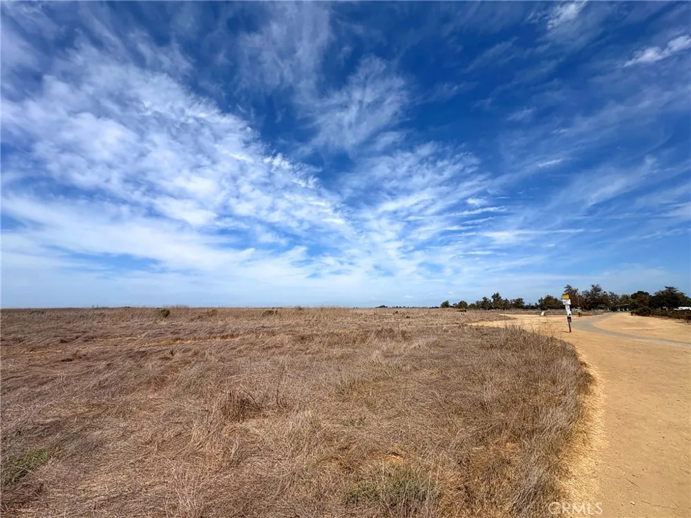 990 Trabuco Costa Mesa, CA 92627