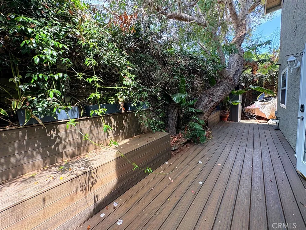 990 Trabuco Costa Mesa, CA 92627