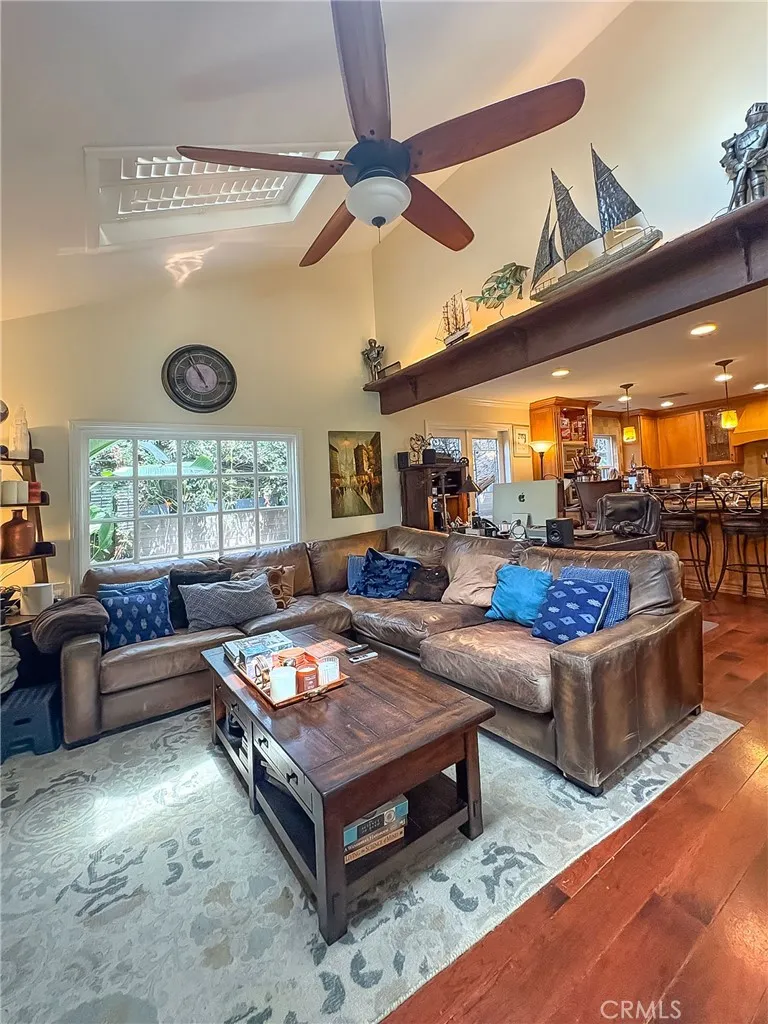 990 Trabuco Costa Mesa, CA 92627