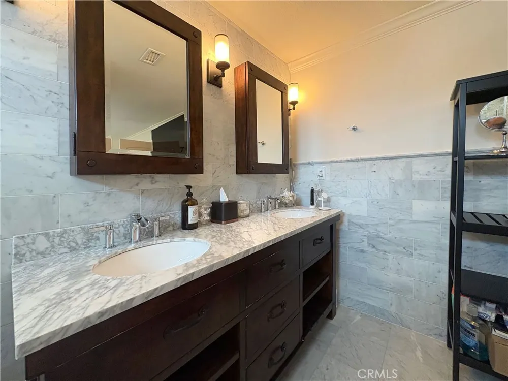 990 Trabuco Costa Mesa, CA 92627