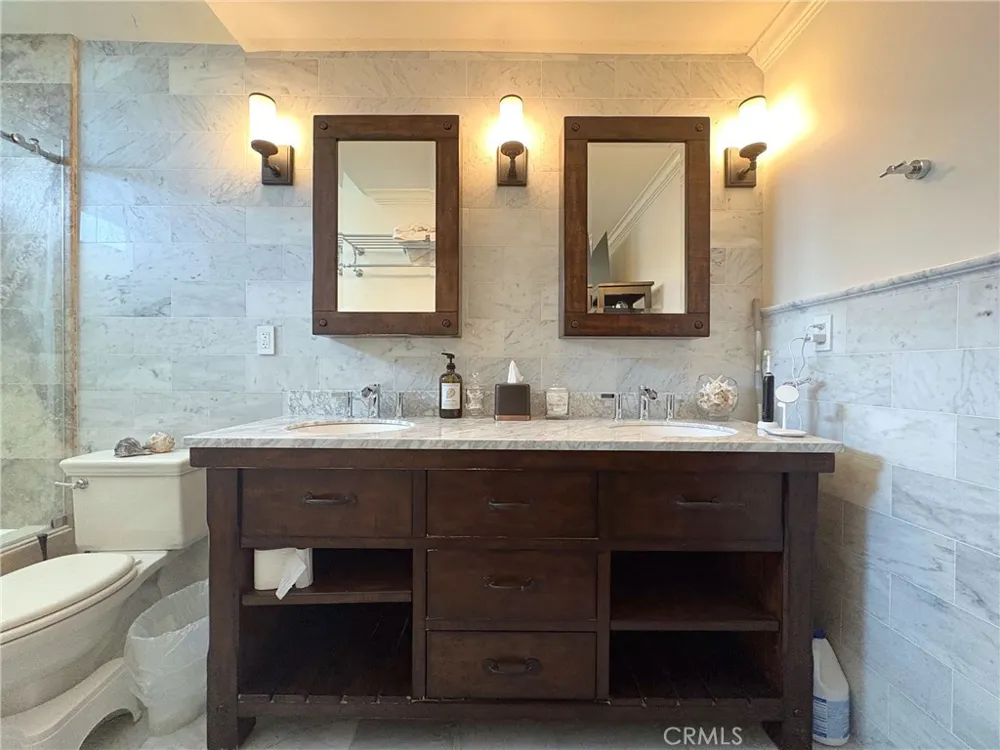 990 Trabuco Costa Mesa, CA 92627