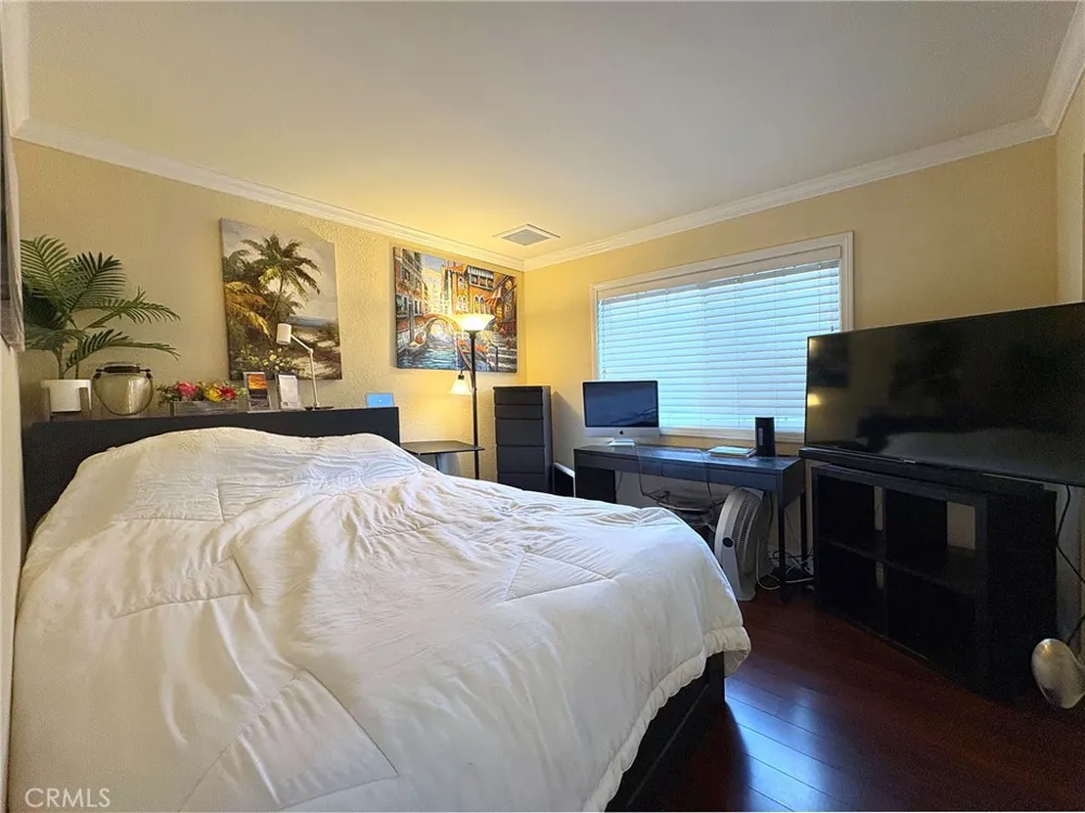 990 Trabuco Costa Mesa, CA 92627