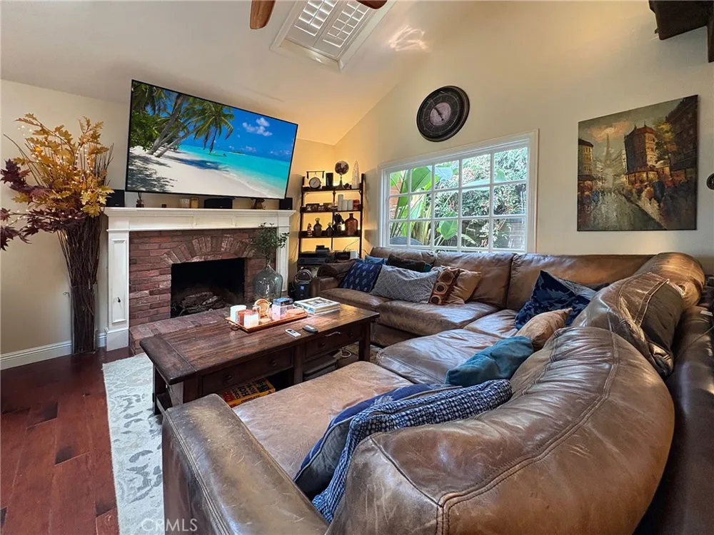 990 Trabuco Costa Mesa, CA 92627