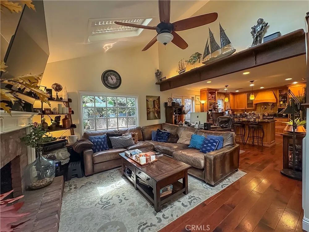 990 Trabuco Costa Mesa, CA 92627