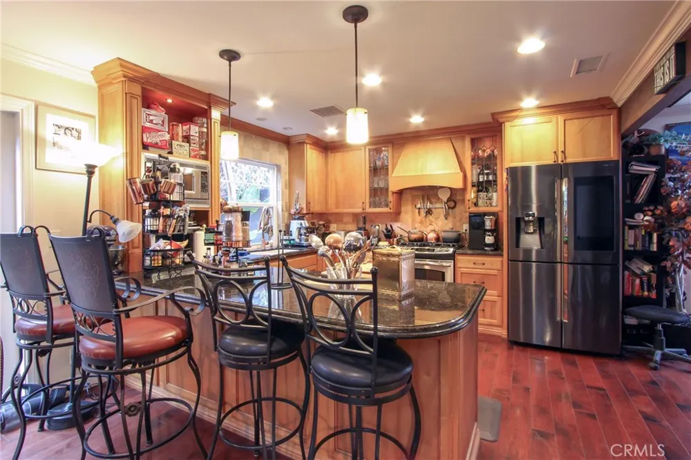 990 Trabuco Costa Mesa, CA 92627
