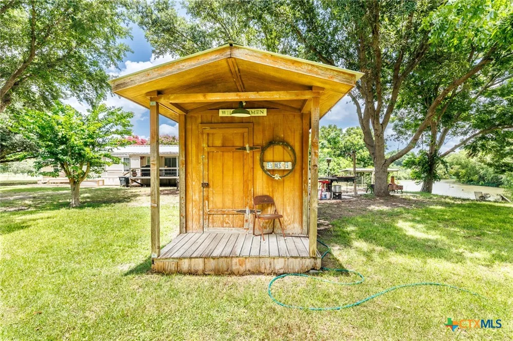22 Goodwin (Road) Lane Gonzales, TX 78629