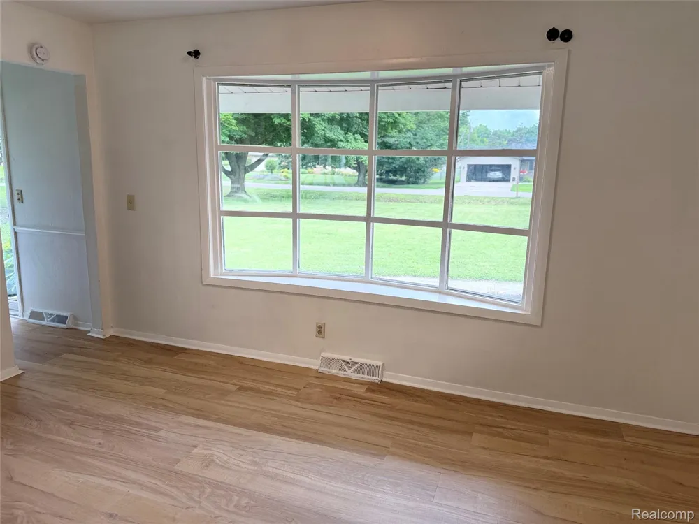 5347 Mapletree Drive Flint Charter Township, MI 48532