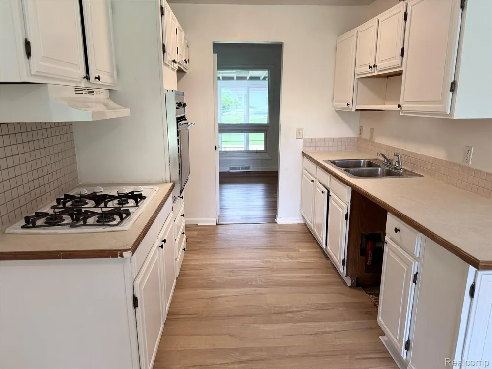5347 Mapletree Drive Flint Charter Township, MI 48532