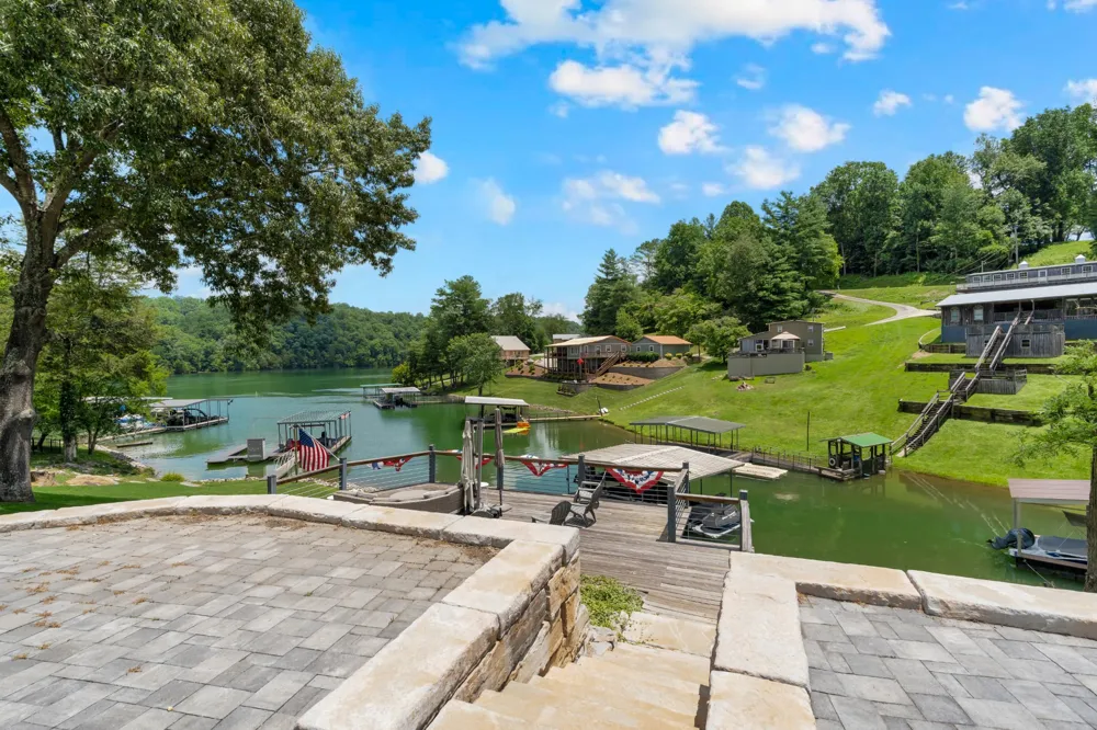 814 Shasteen Hollow Rd Lynchburg, TN 37352