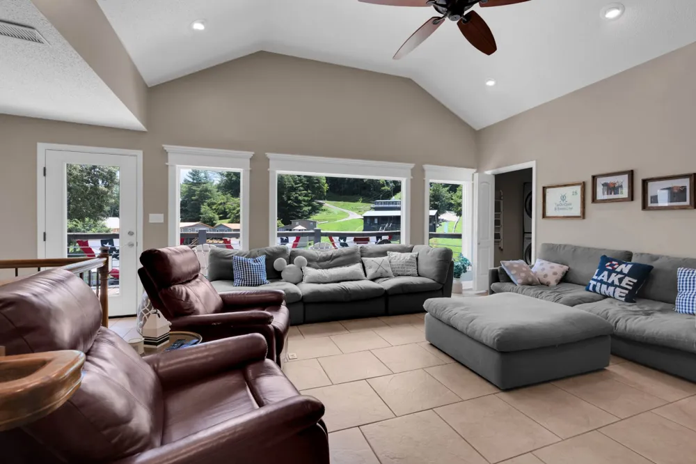 814 Shasteen Hollow Rd Lynchburg, TN 37352