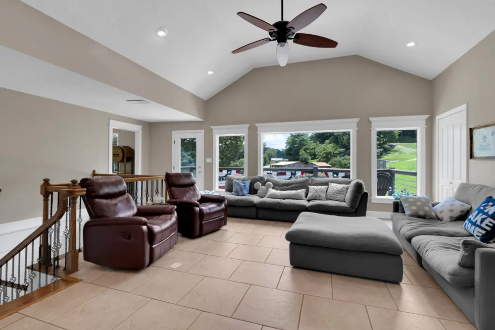 814 Shasteen Hollow Rd Lynchburg, TN 37352