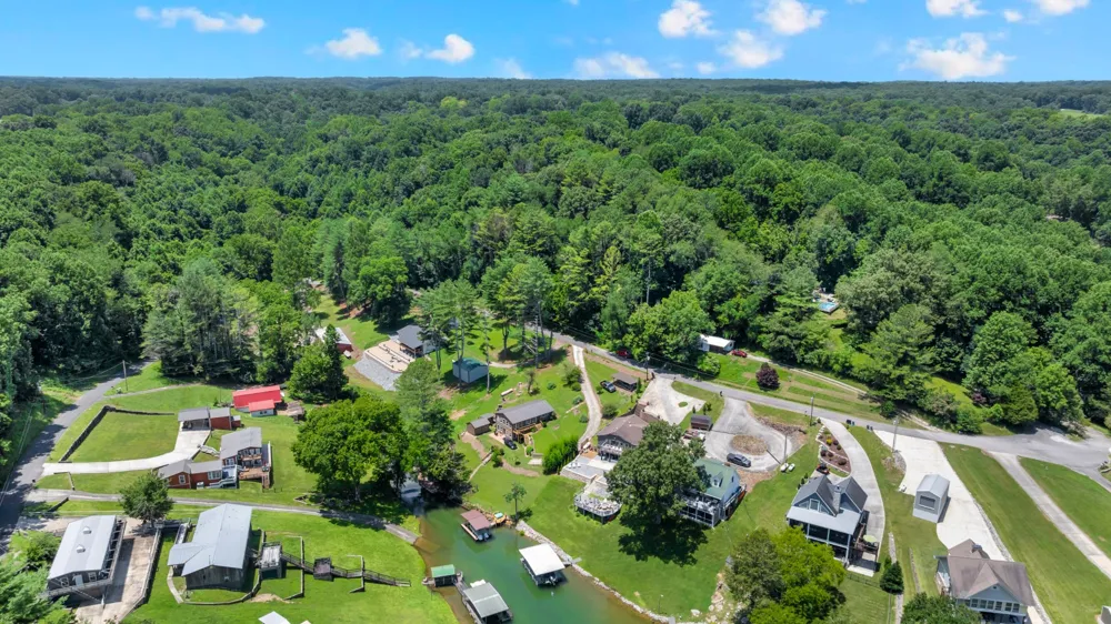 814 Shasteen Hollow Rd Lynchburg, TN 37352