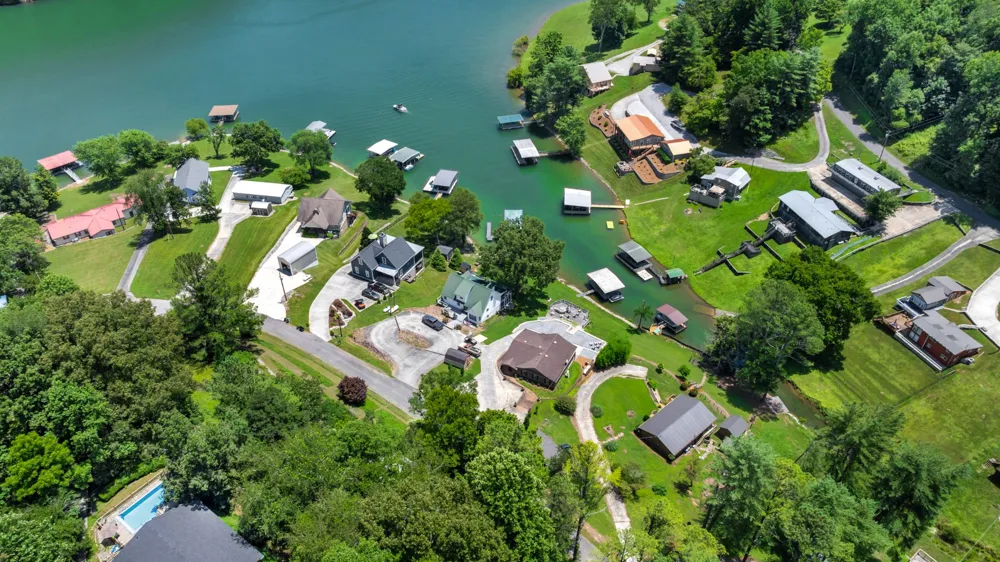 814 Shasteen Hollow Rd Lynchburg, TN 37352
