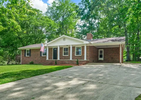 1387 Old Clarksville Pike