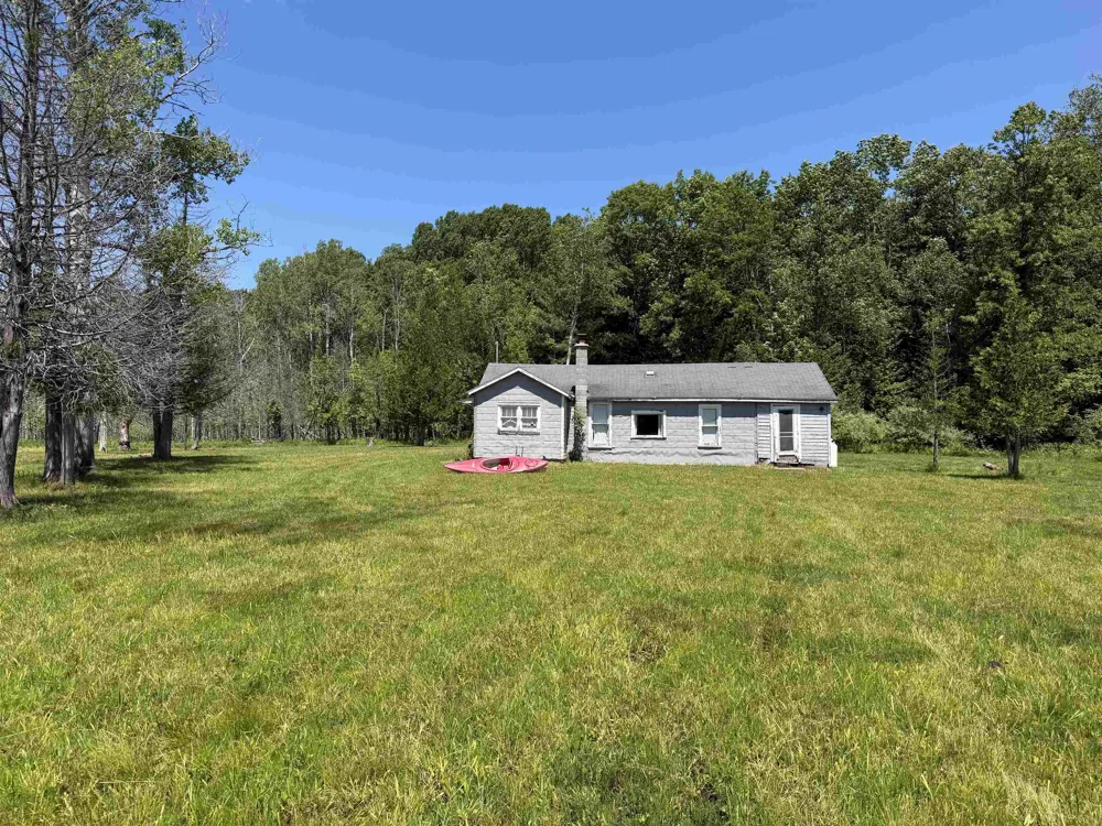 6263 East Jordan Road Banks Township, MI 49729