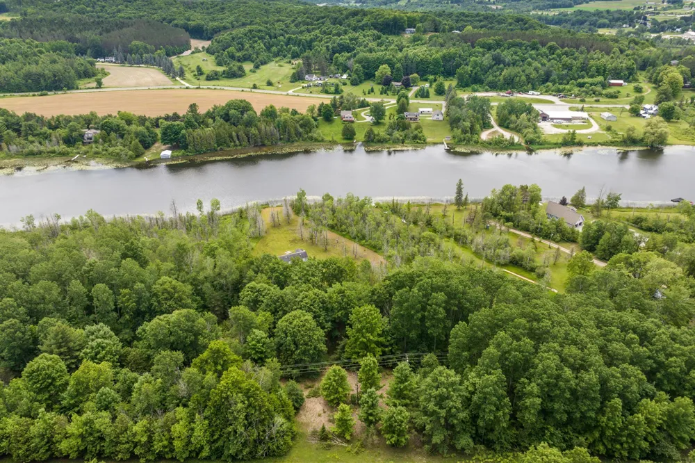 6263 East Jordan Road Banks Township, MI 49729