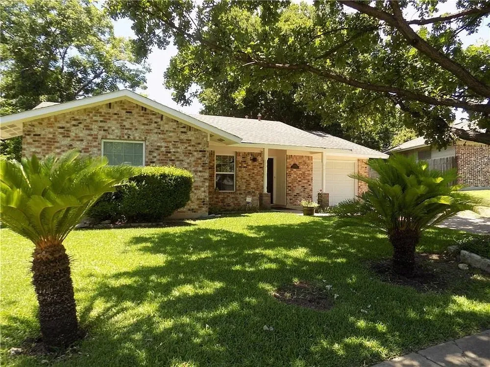 8402 Leesburg Circle Austin, TX 78758