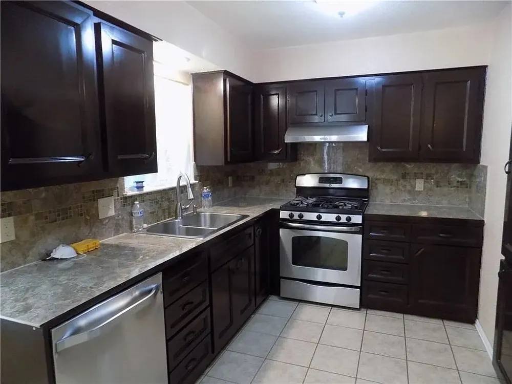 8402 Leesburg Circle Austin, TX 78758