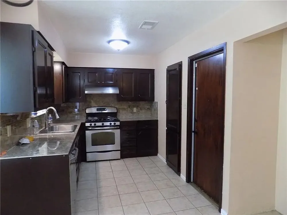 8402 Leesburg Circle Austin, TX 78758