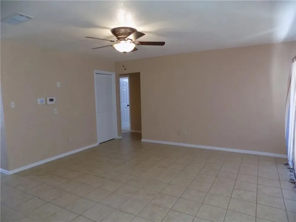 8402 Leesburg Circle Austin, TX 78758