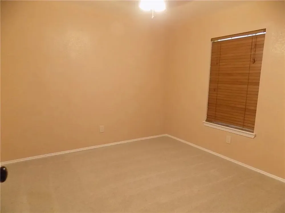 8402 Leesburg Circle Austin, TX 78758