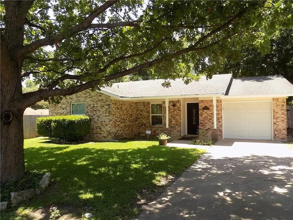 8402 Leesburg Circle Austin, TX 78758